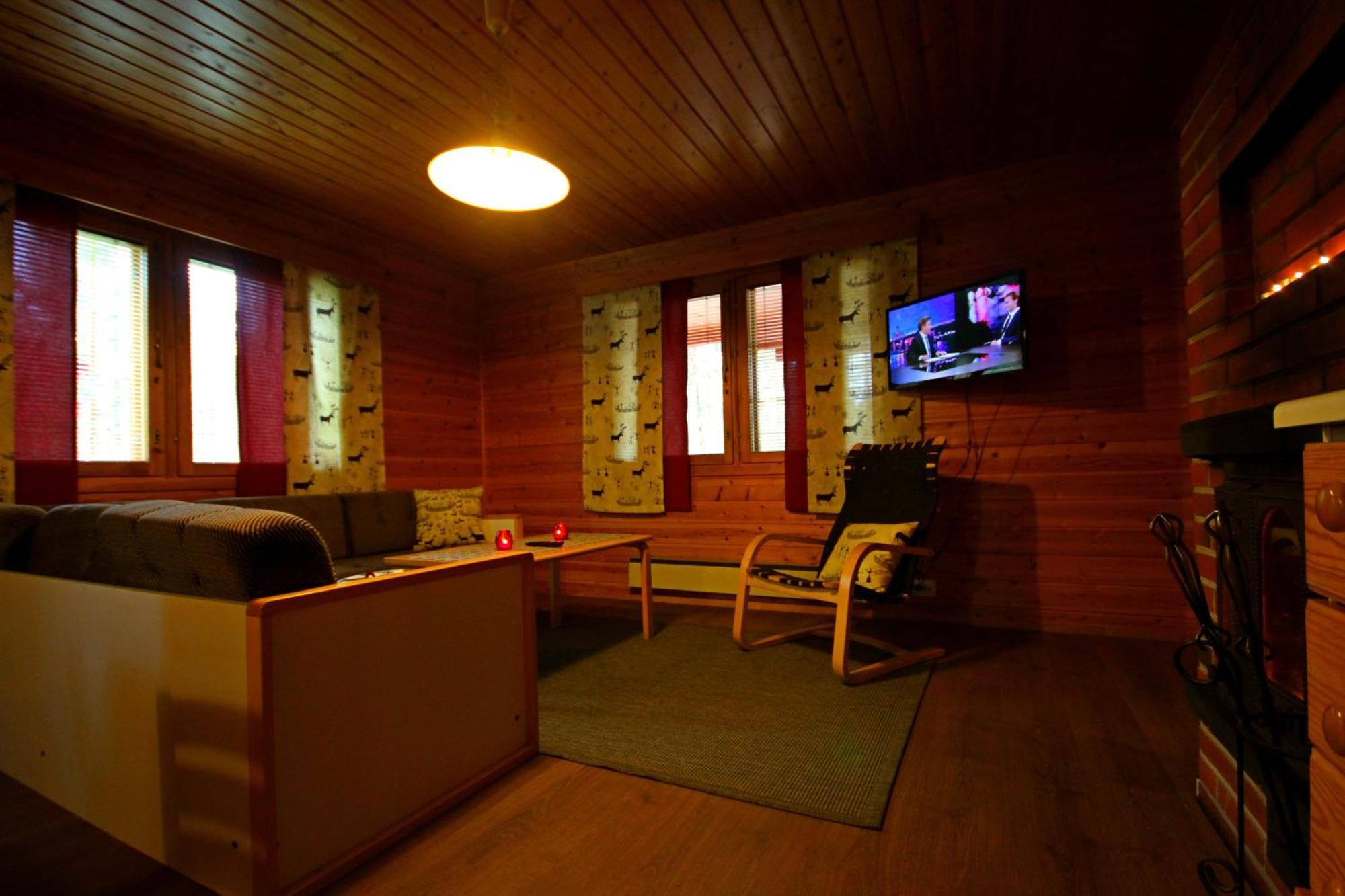 Ukonjaerven Holiday Village Ivalo Pokoj fotografie