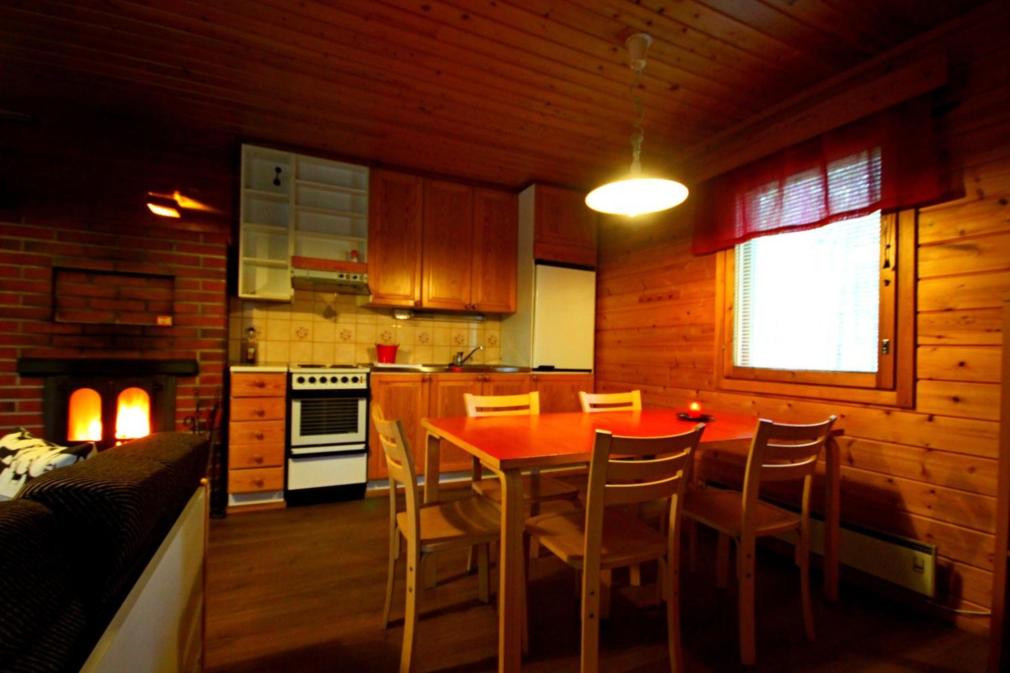 Ukonjaerven Holiday Village Ivalo Pokoj fotografie