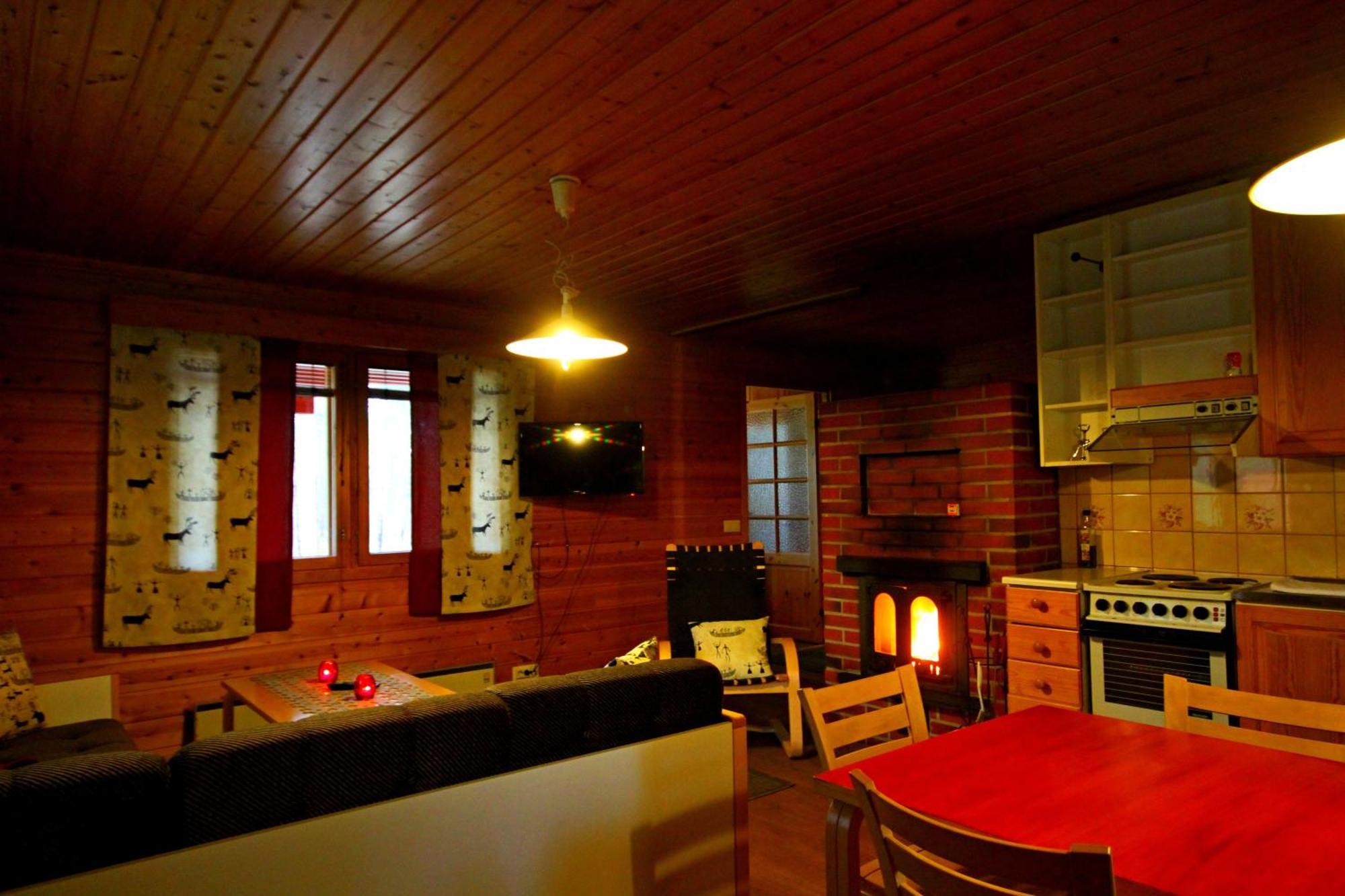 Ukonjaerven Holiday Village Ivalo Pokoj fotografie