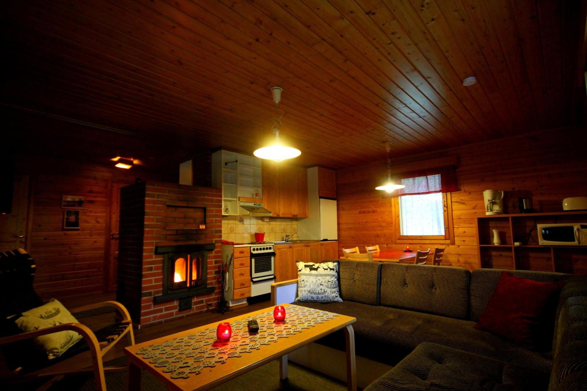 Ukonjaerven Holiday Village Ivalo Pokoj fotografie